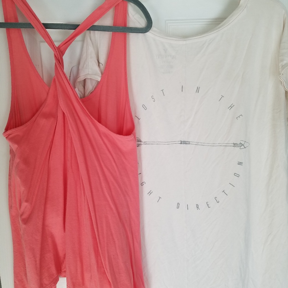 American Eagle O tops, M